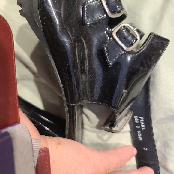 John fluevog vintage strap sandals.  Size 7. - Picture 6 of 8